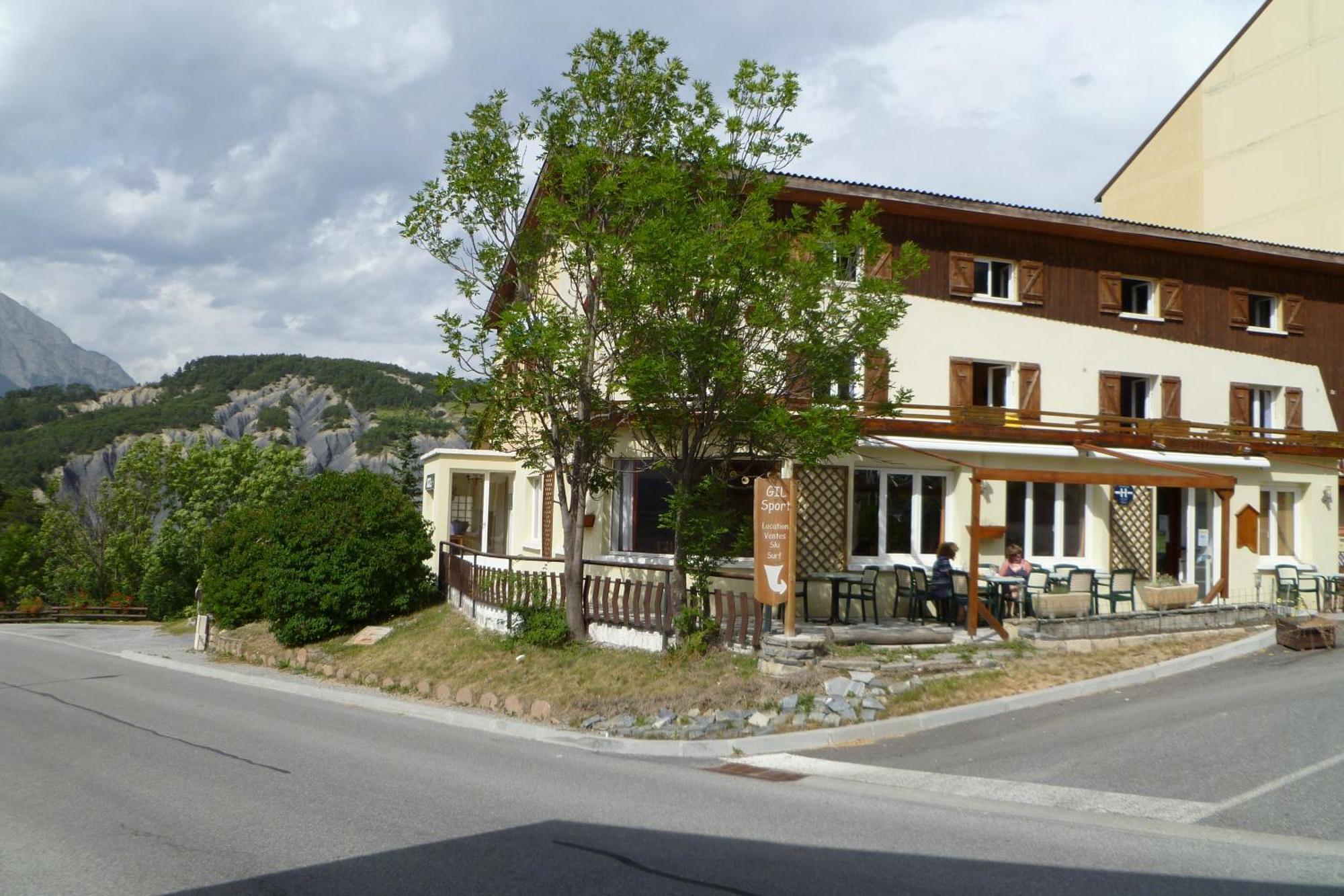 Hotel Les Flocons Le Sauze Exterior photo