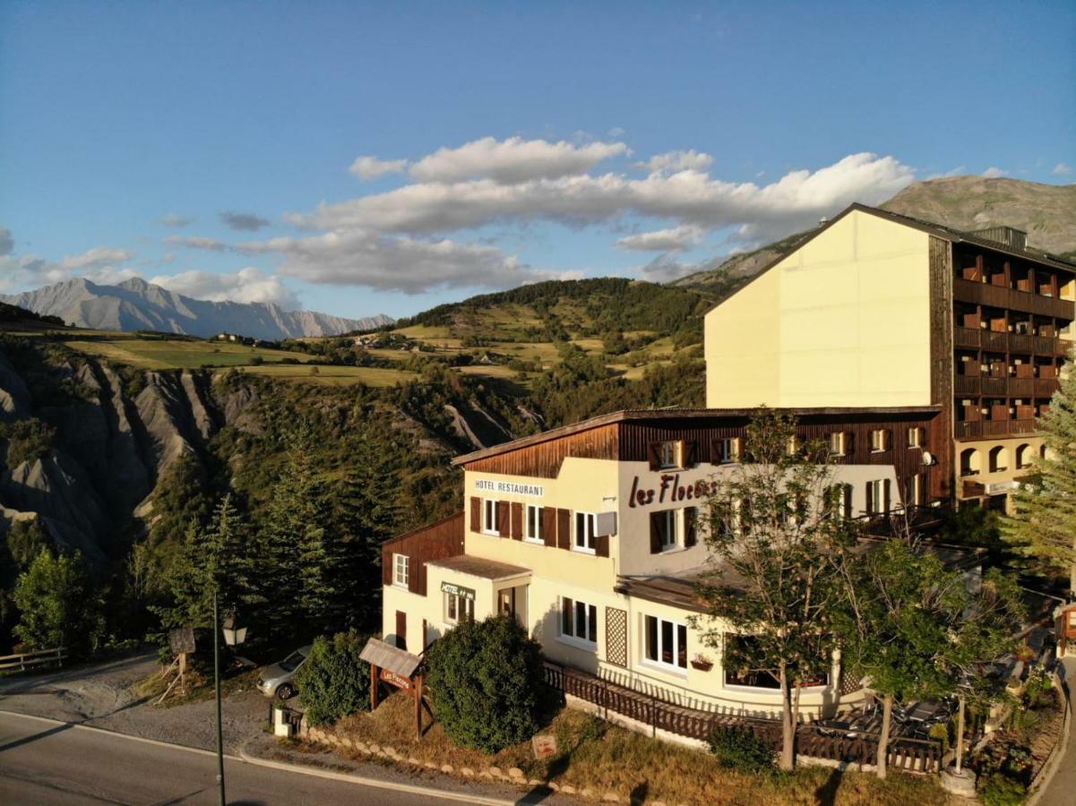 Hotel Les Flocons Le Sauze Exterior photo